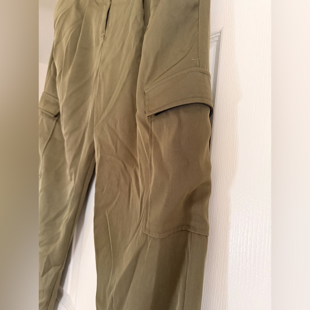 NWOT SAM EDELMAN Laila Pleated Tapered Cargo Pants in Kalamata Size 6 - Picture 7 of 15